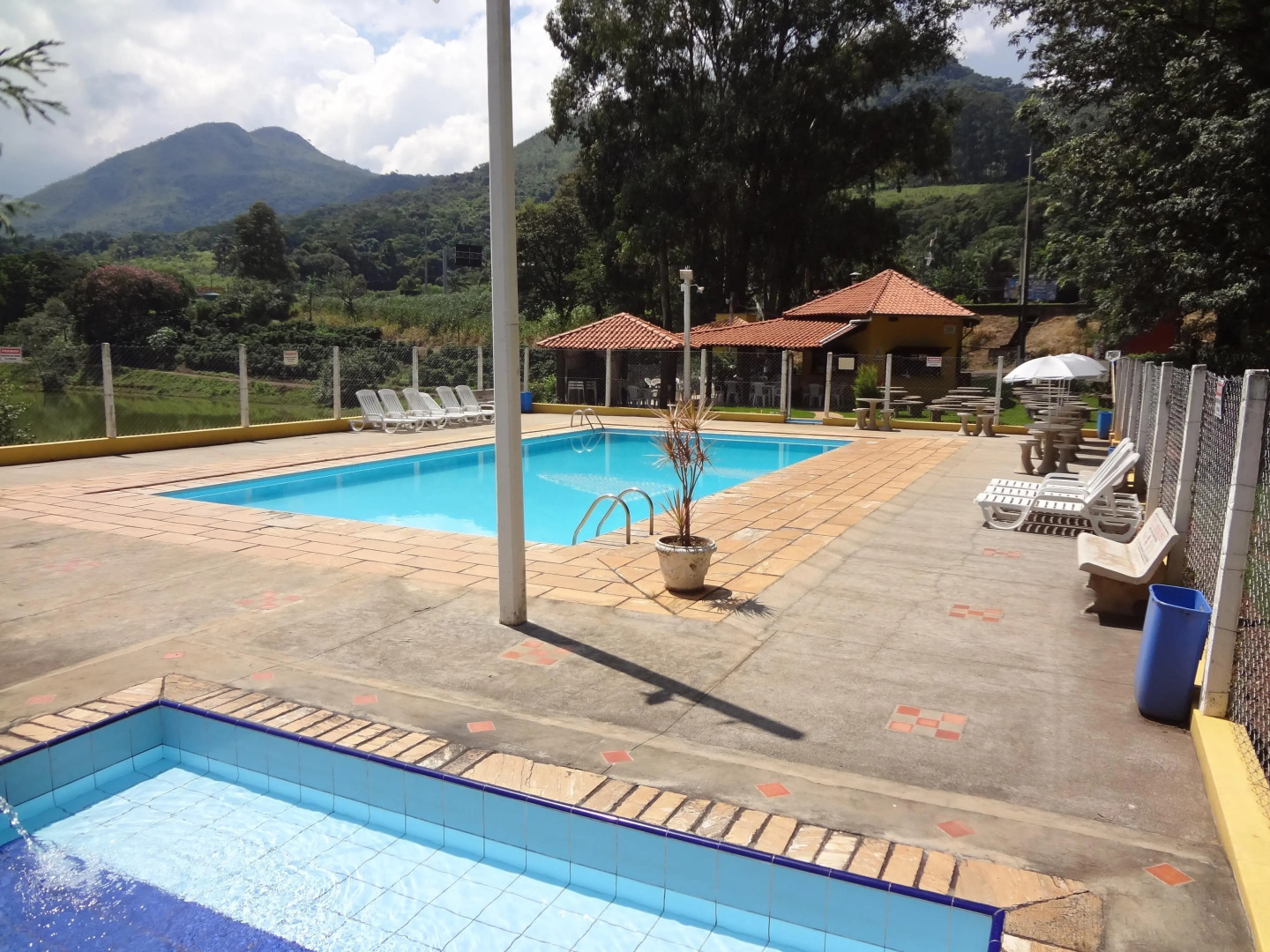 Camping e Pousada Paiol