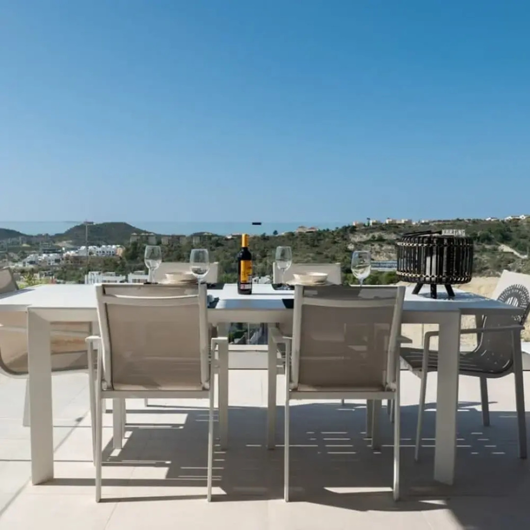 Casa la Vista by Bookaparadise