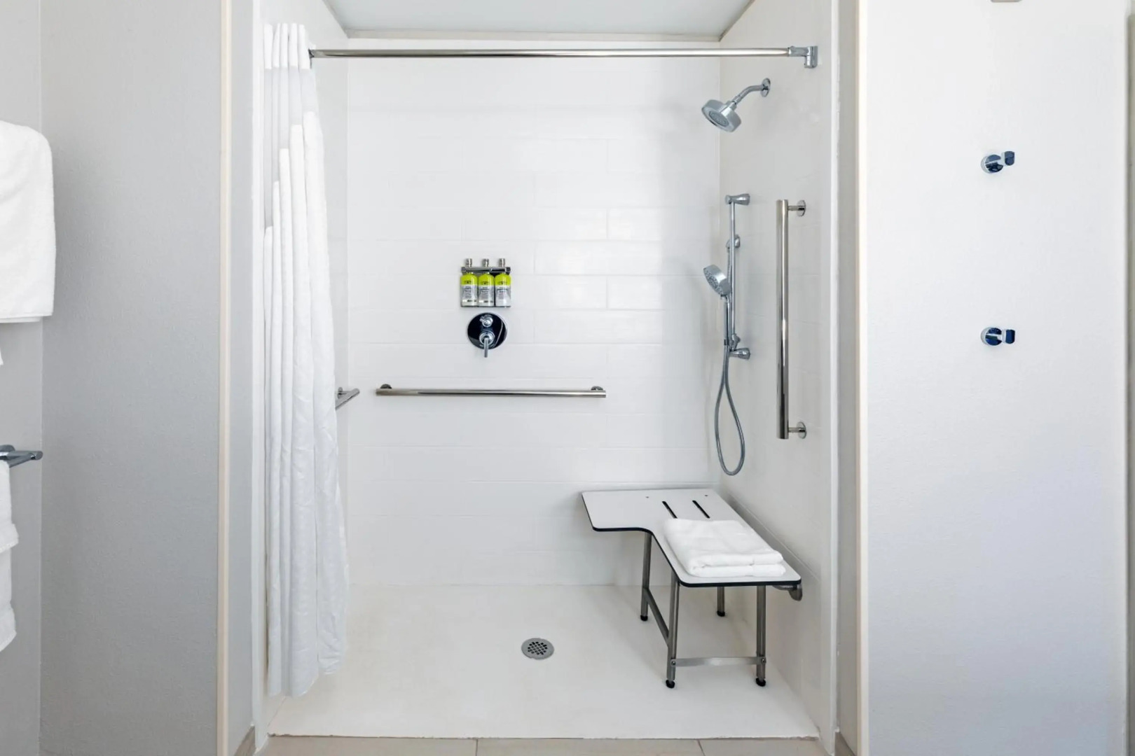 Holiday Inn Express & Suites Parsons by IHG