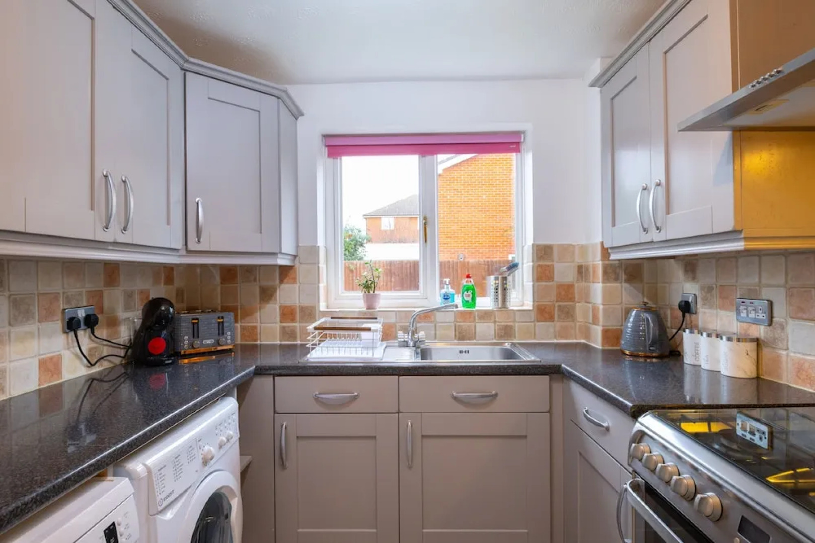 Spacious 4-br Cambridge House, Free Parking