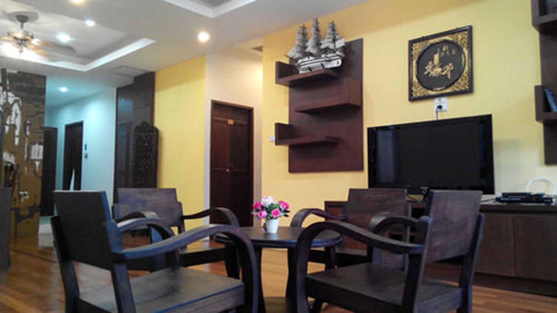 Sunny Hostel Phuket