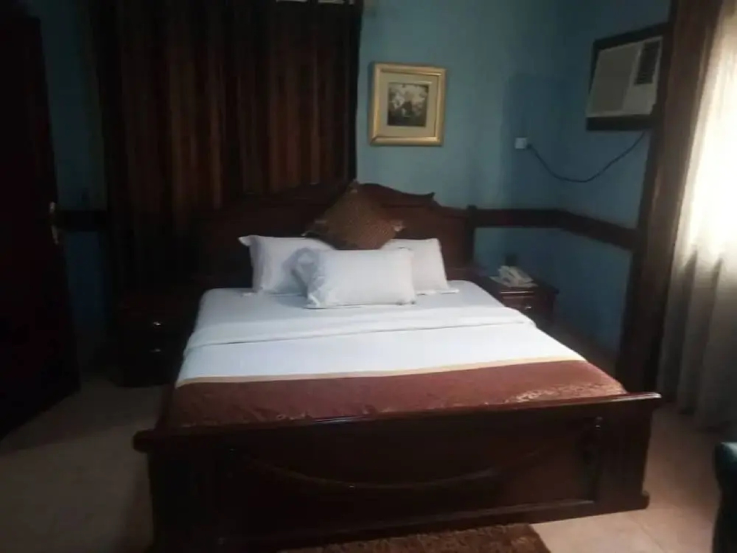 Pathfinder Hotel And Holiday Inn