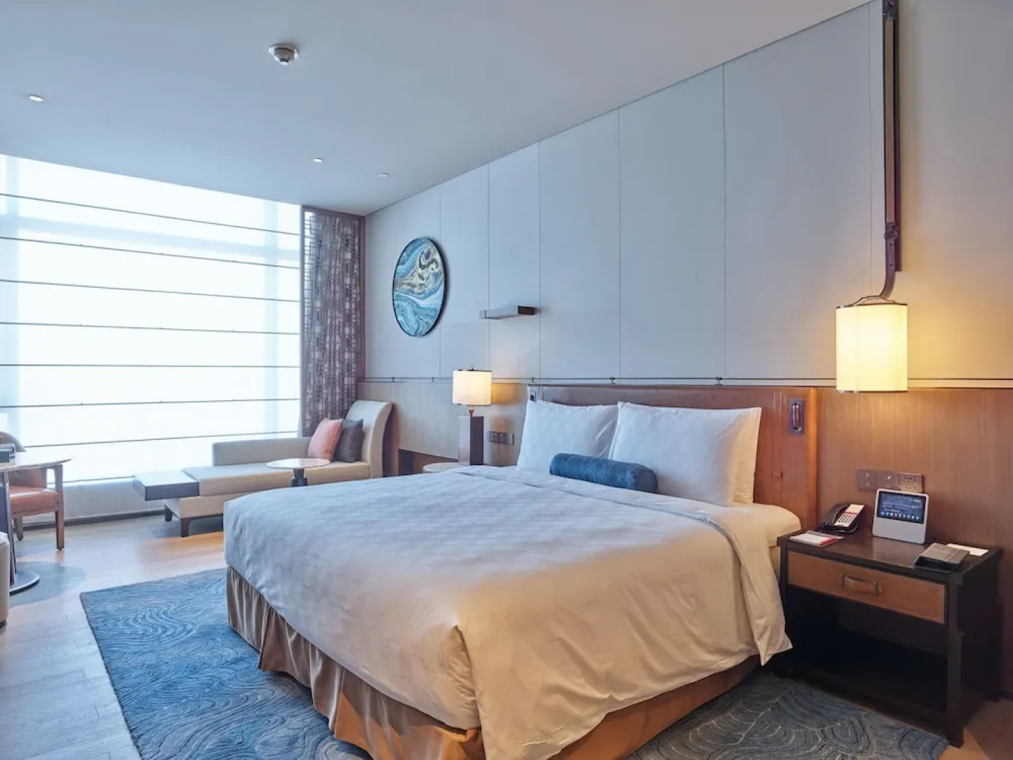 HUALUXE Nanjing Yangtze River by IHG