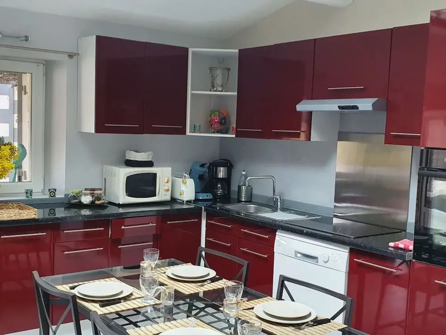 Simplistic Holiday Home in Orgon With Swimming Pool