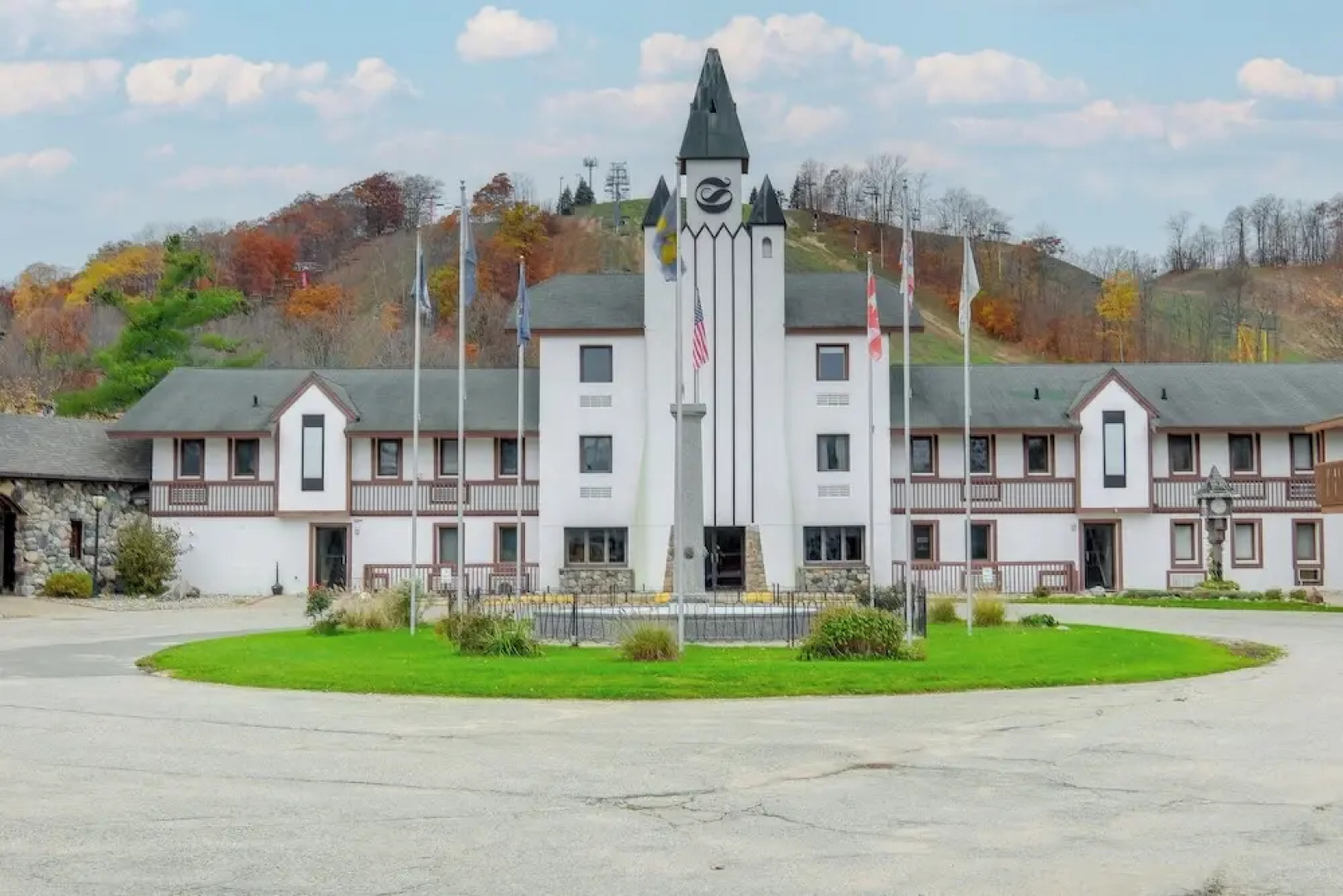 Golf, Swim & Ski: Schuss Mtn Family Getaway!