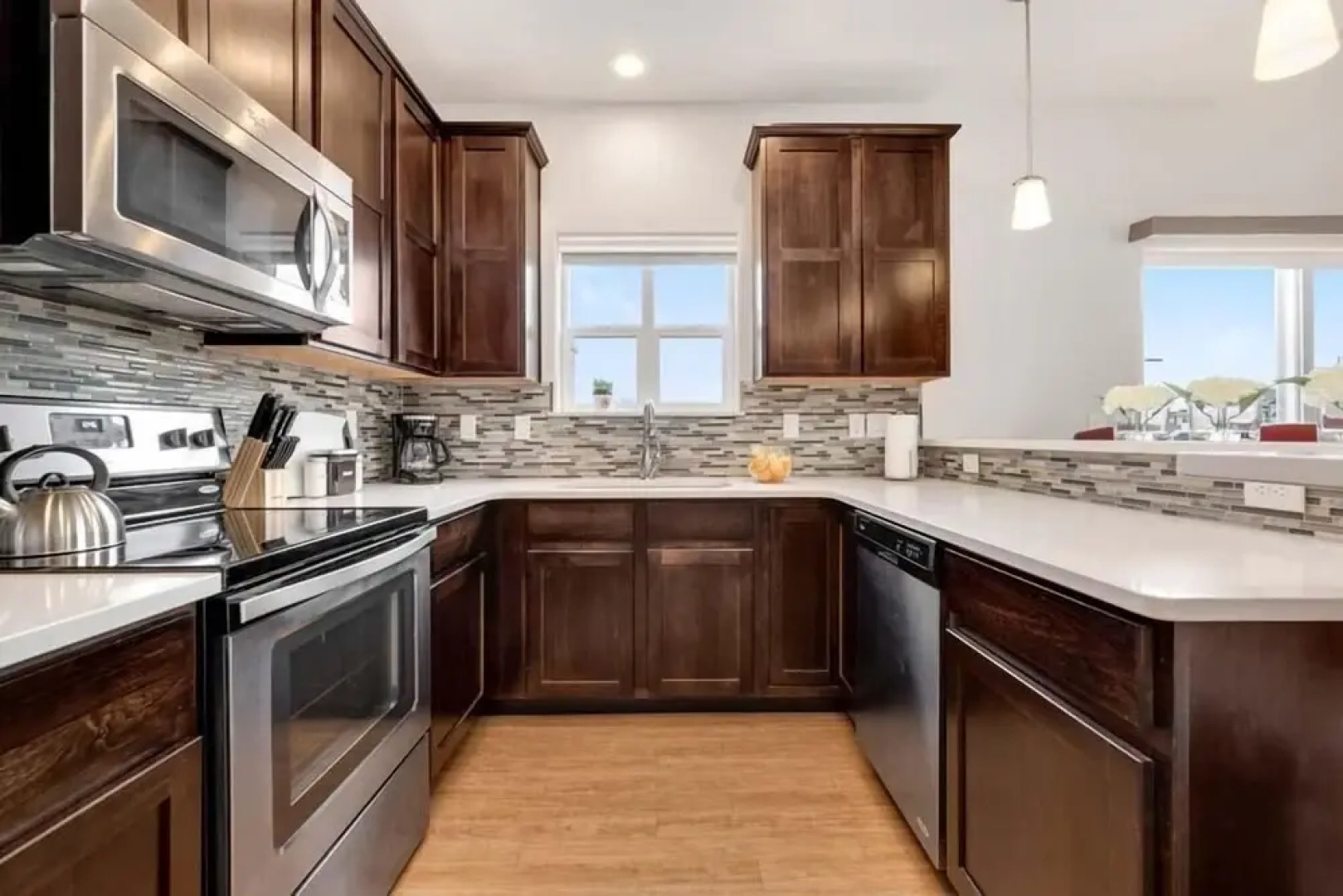 Modern Townhome Steps from the Brewery District!