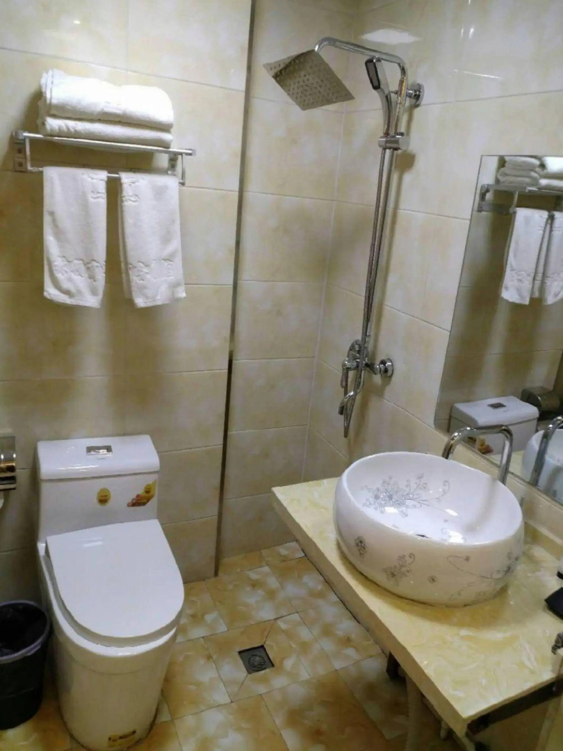 Layton Business Hotel