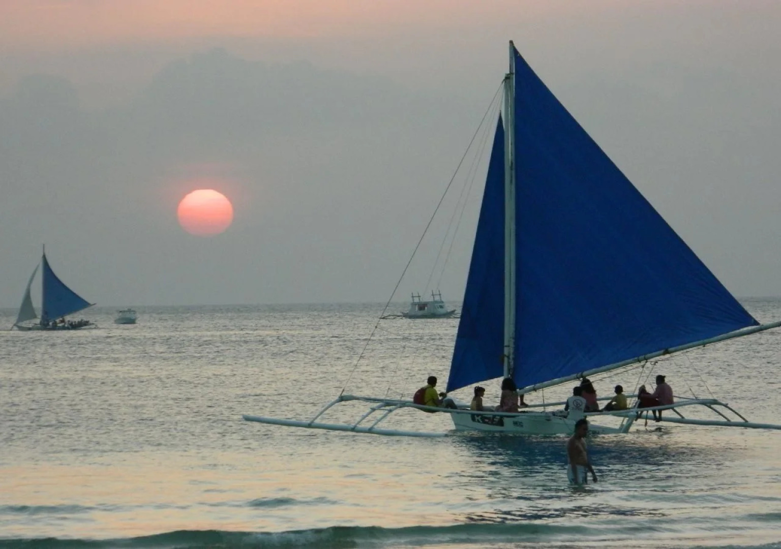 Boracay Travelodge Beach Resort