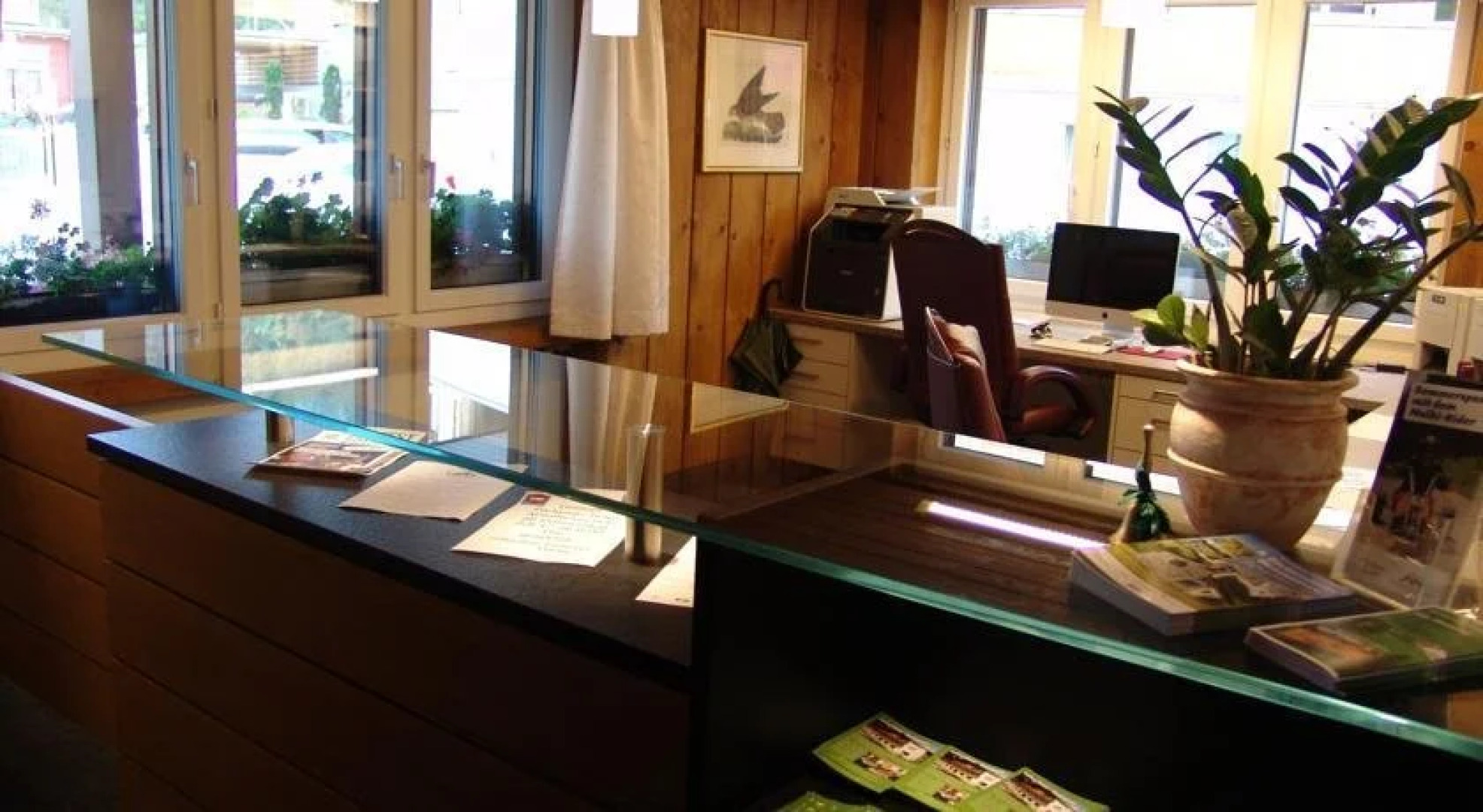 Phoenix Tree Business Hotel