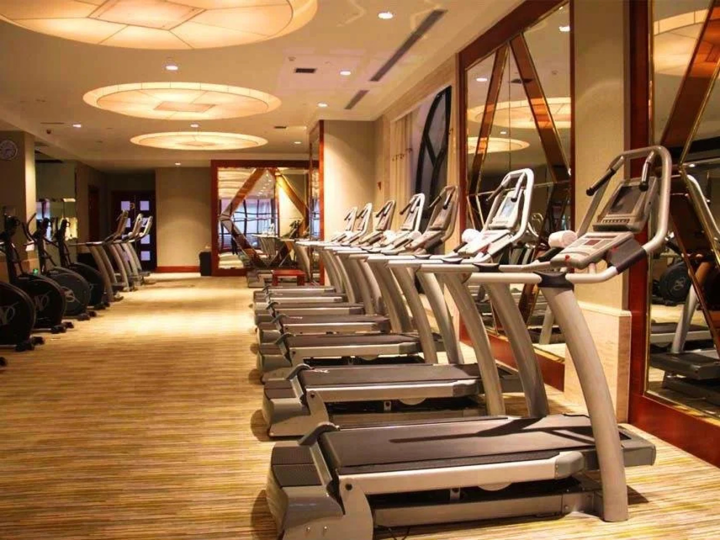 Huasheng Jiangquan Hotel & Town