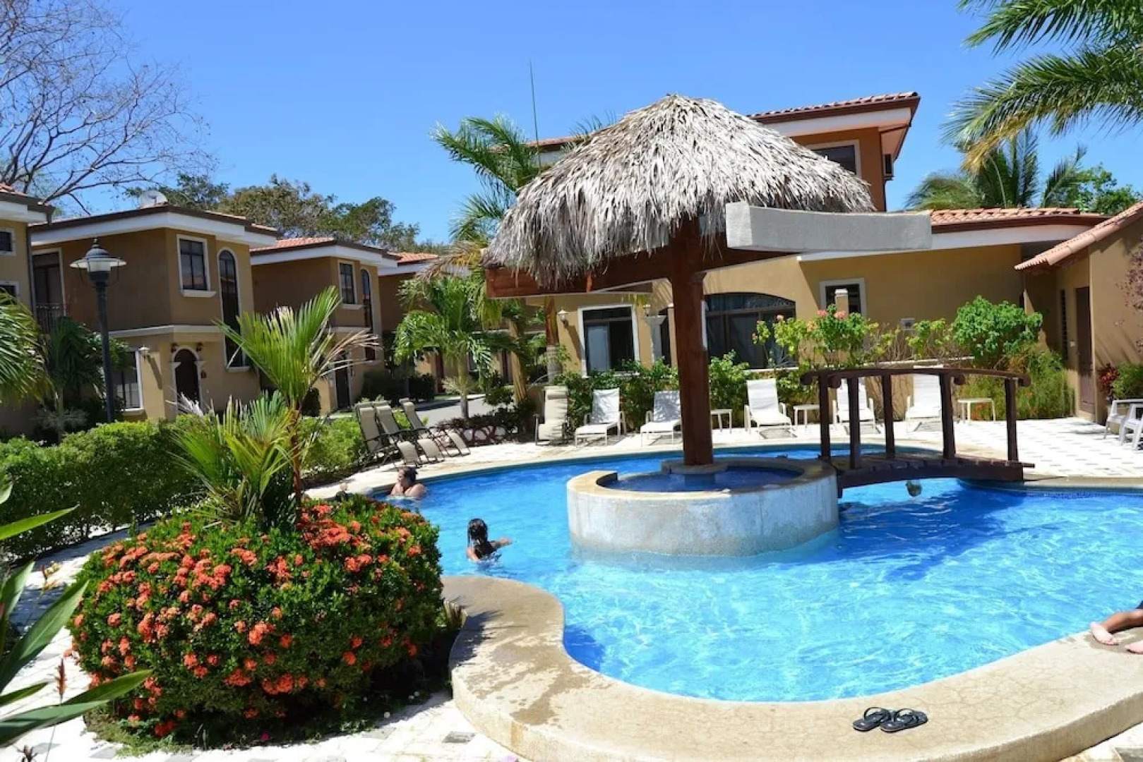 Arrecifes Condominium