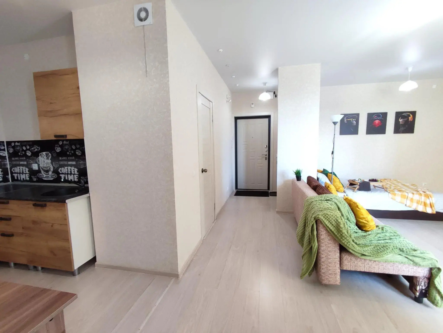 Атмосфера на улице Карпинского 14