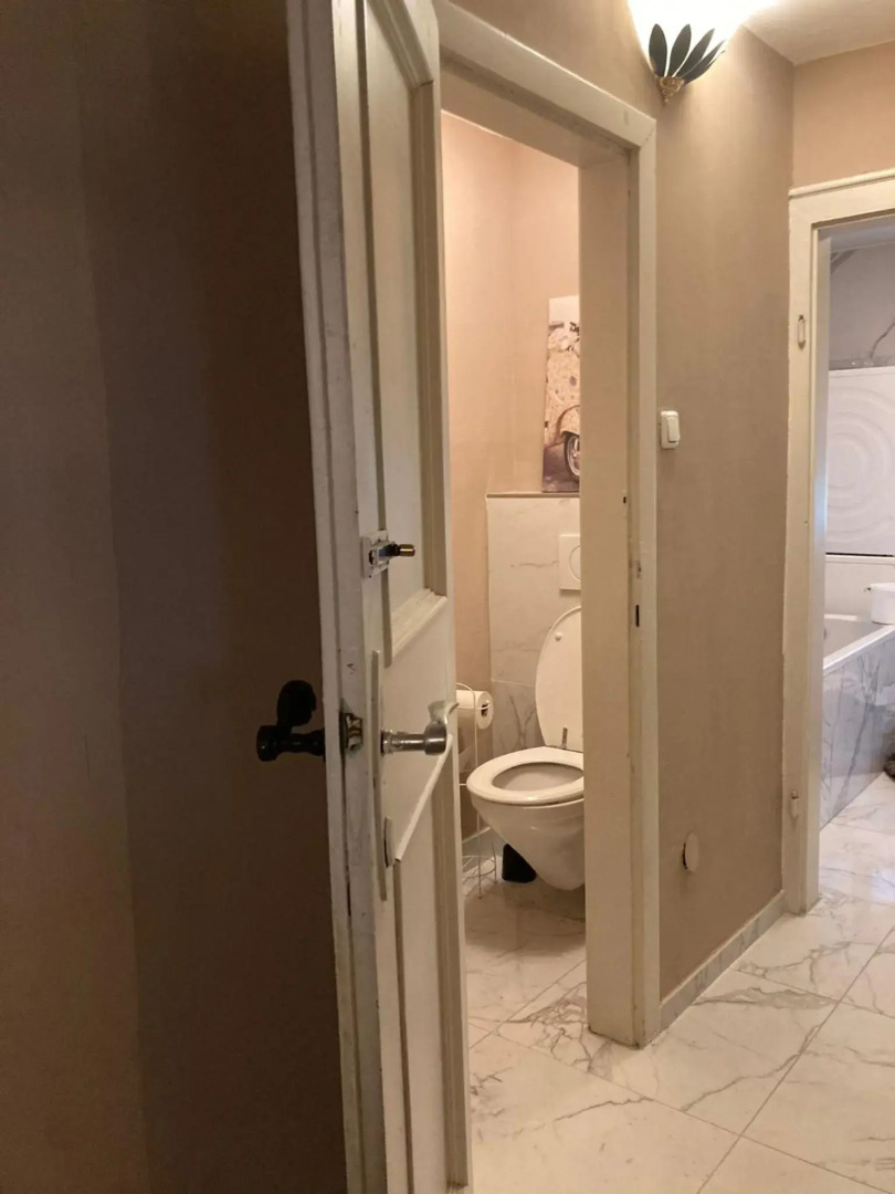 (C) Zimmer in einem Bauernhaus