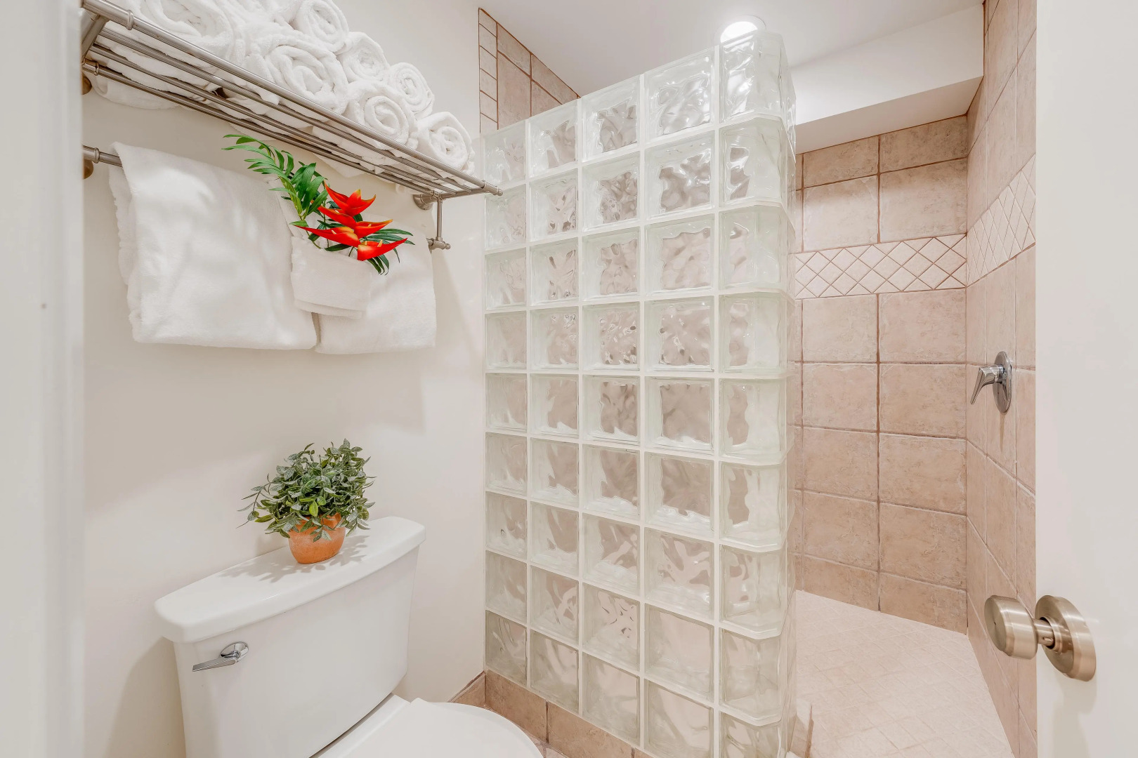 Eldorado J222 in Lahaina