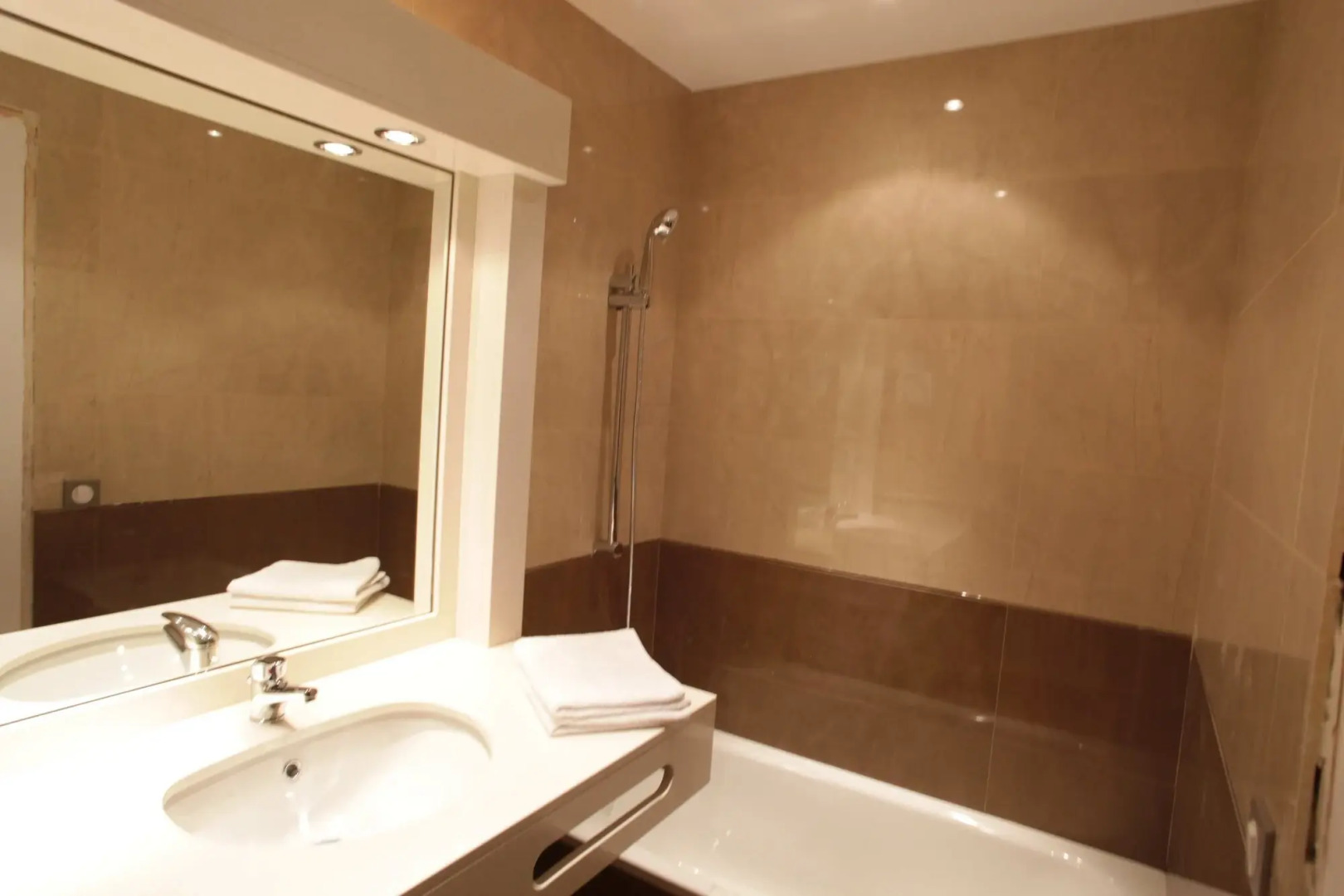 Hôtel Les Trois Roses, Grenoble Meylan