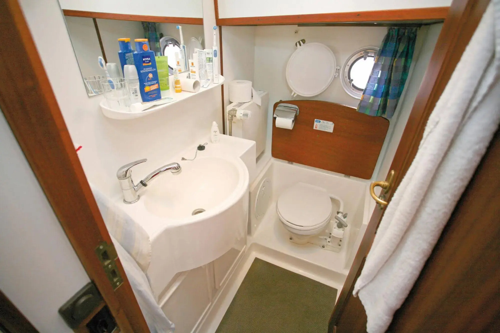 Boats & Yachts at Zeuthen Harbor by Kuhnle‑Tours