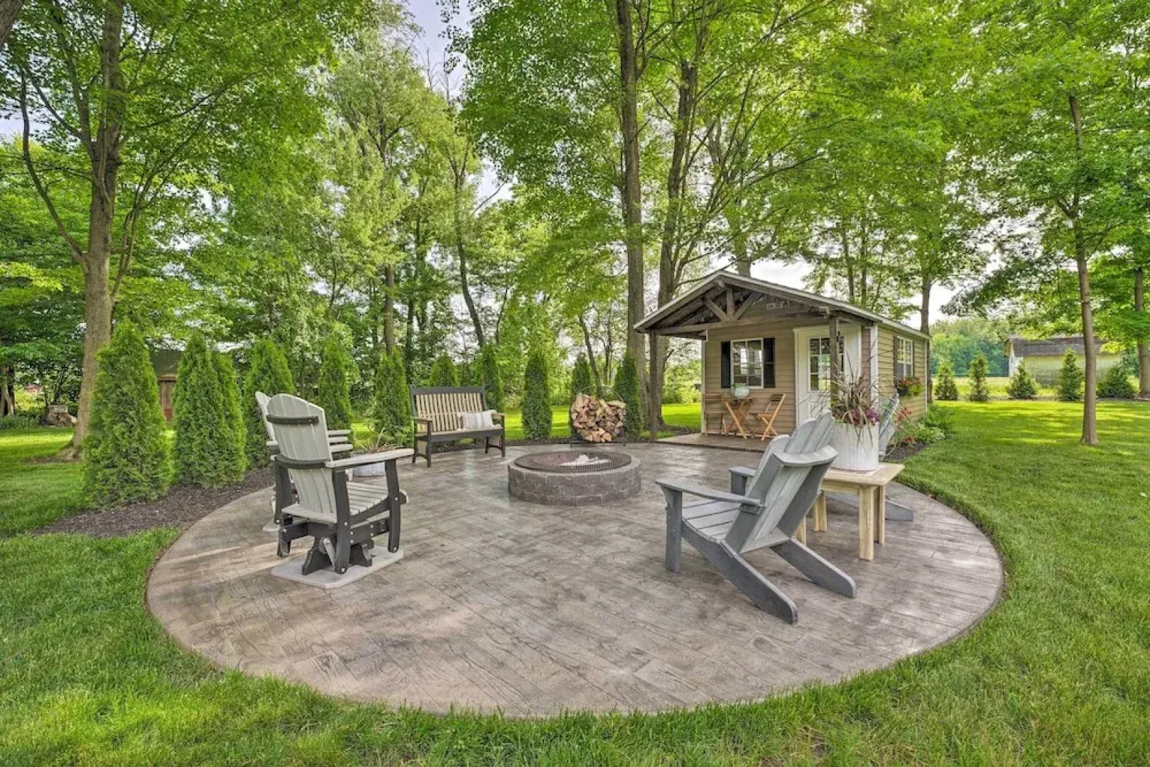 Shipshewana Guest House With Fire Pit!