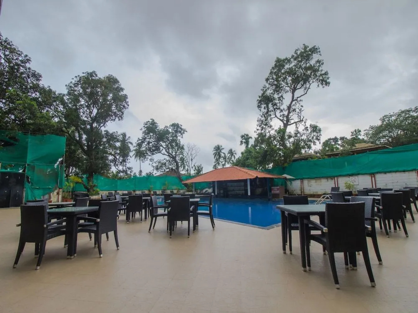 OYO 16805 Home Pool View 2BHK Assagaon