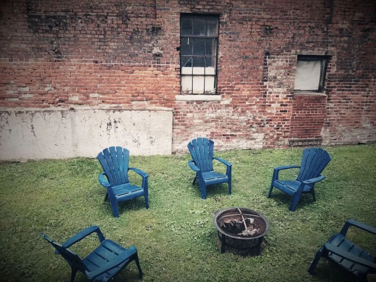 Hatfield McCoy House Inn