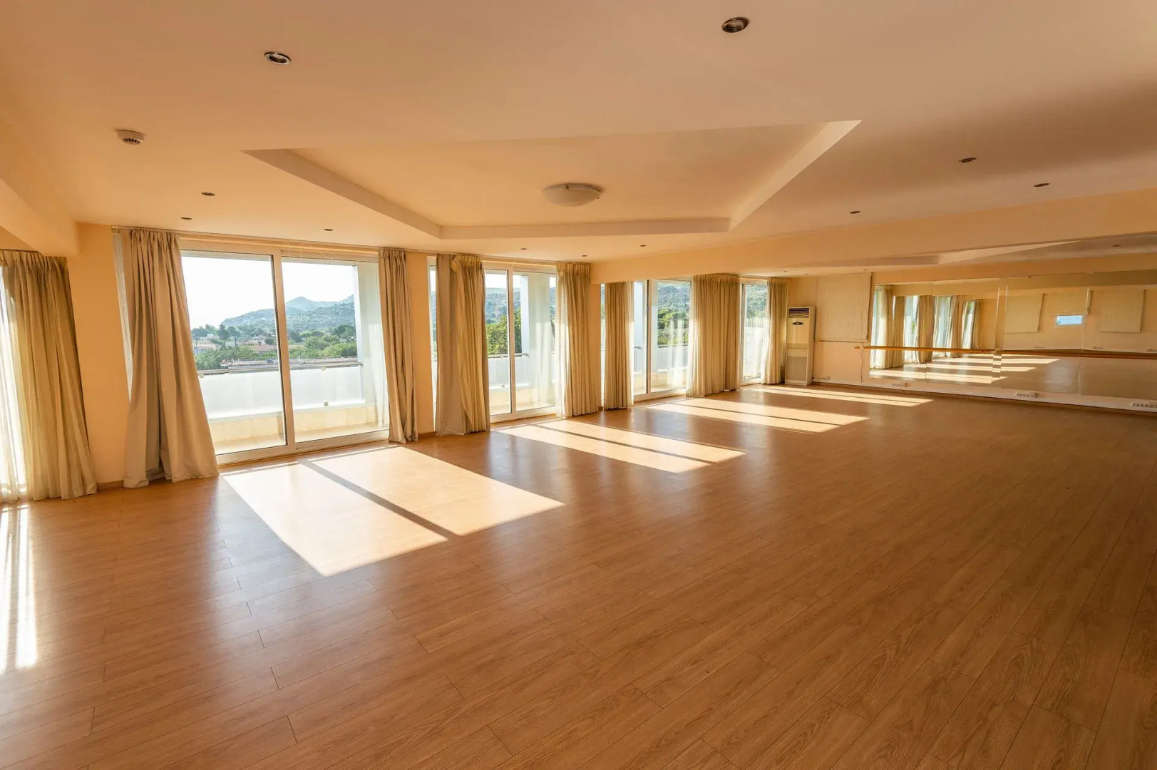 Dolphin Resort Hotel & Conference