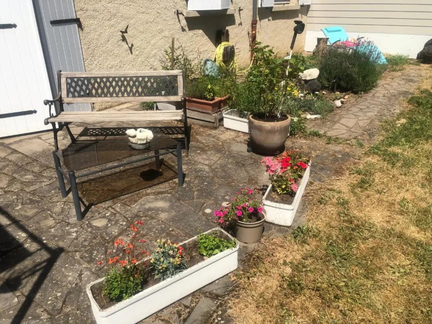 Séjour avec piscine chauffée