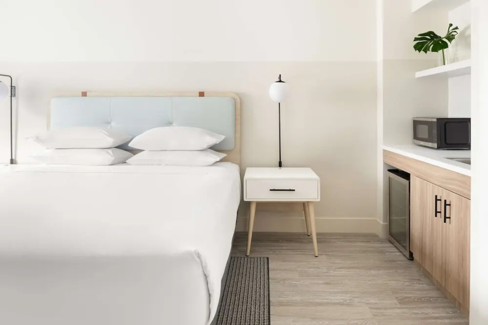 Hampton by Hilton Grand Cayman Seven Mile Beach