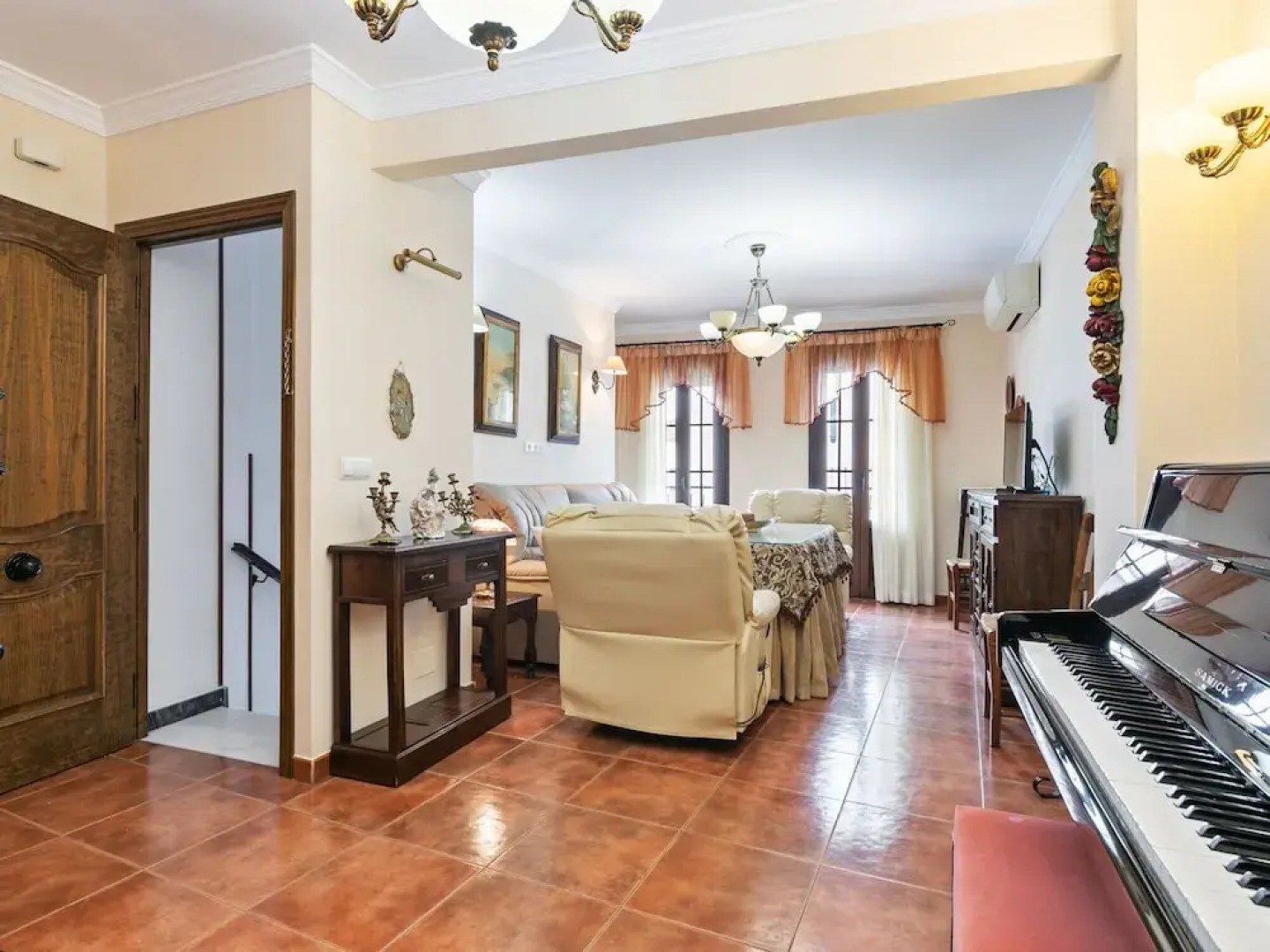 Voguish Holiday Home in Arriate With Terrace