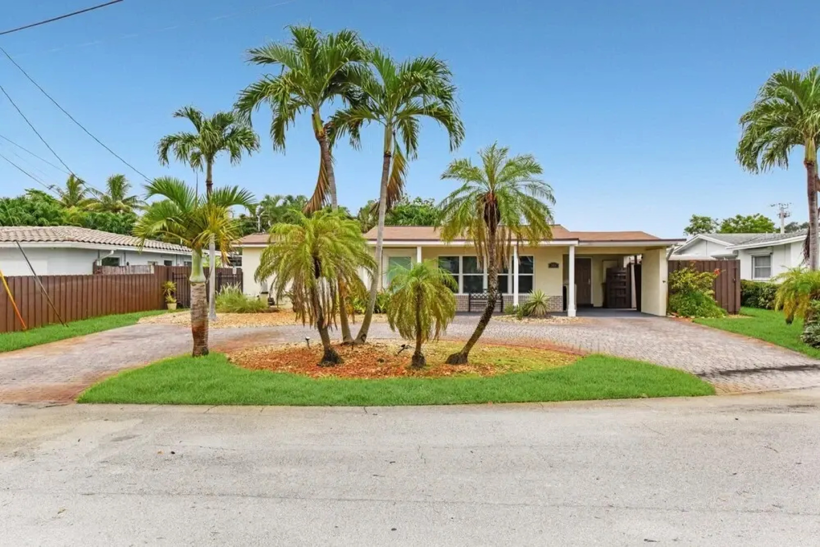Private pool and canal home with Office space