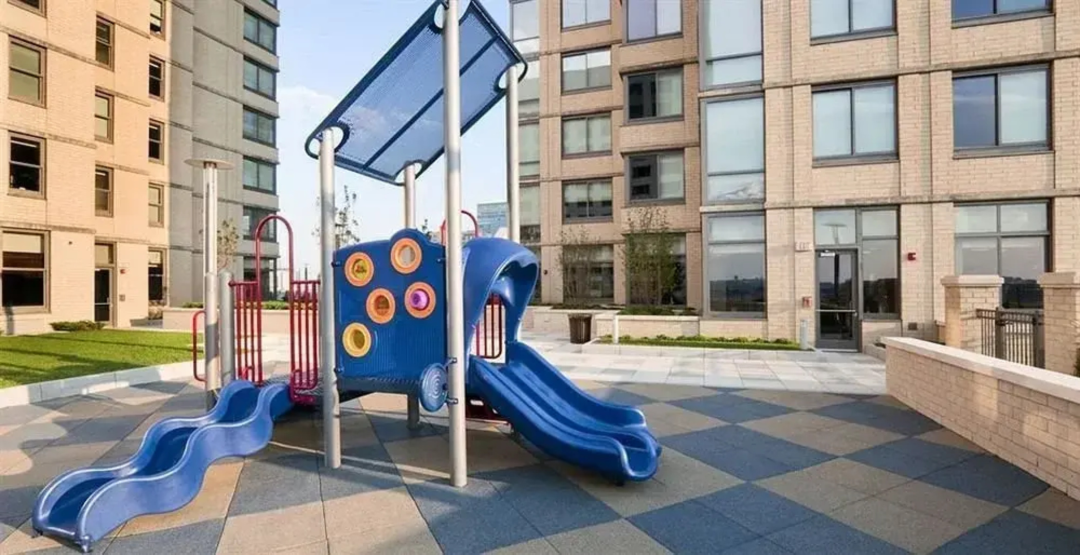 The Mcqueen - Self-Catered Apartment