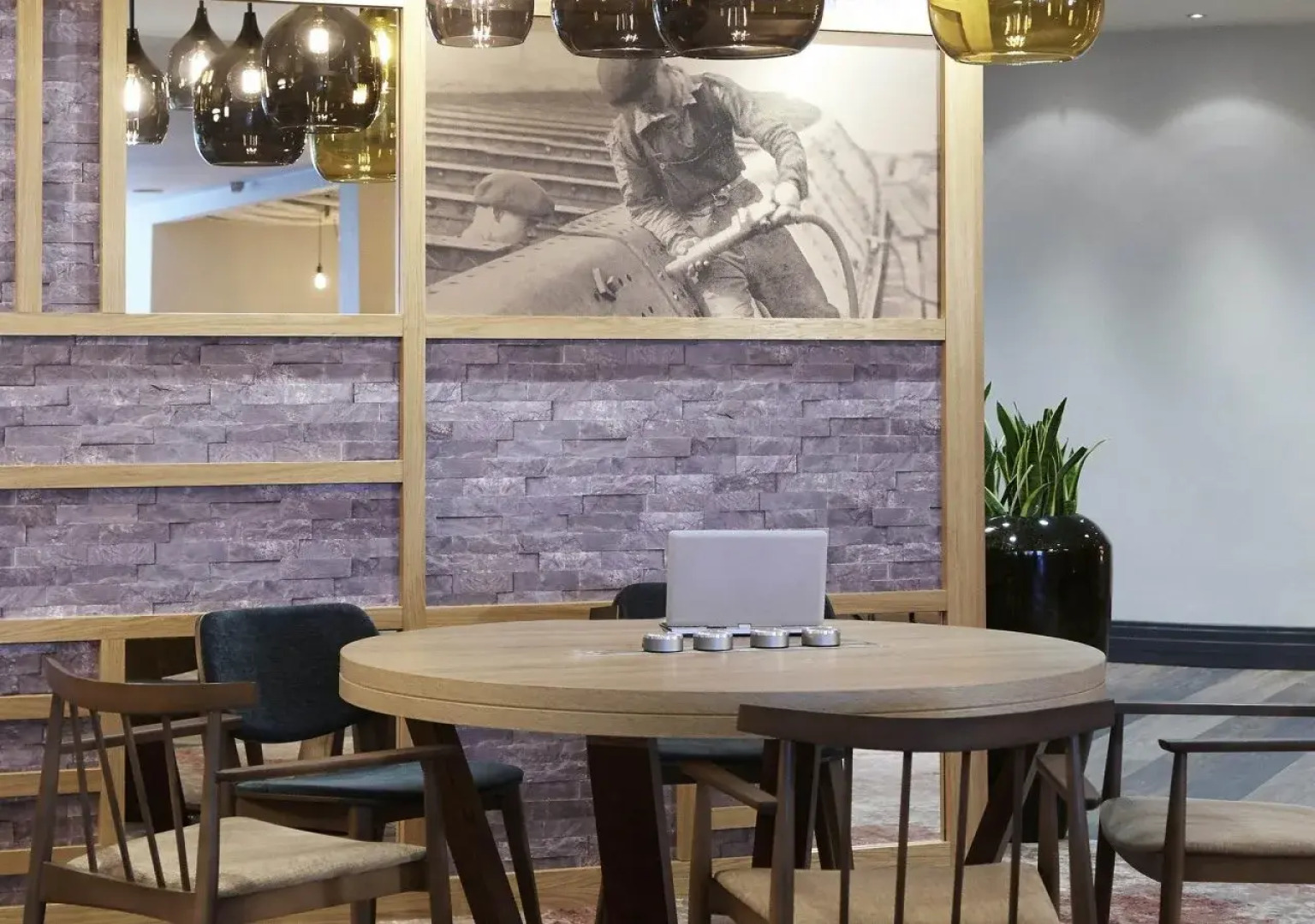 Holland House Hotel Cardiff By Sunday