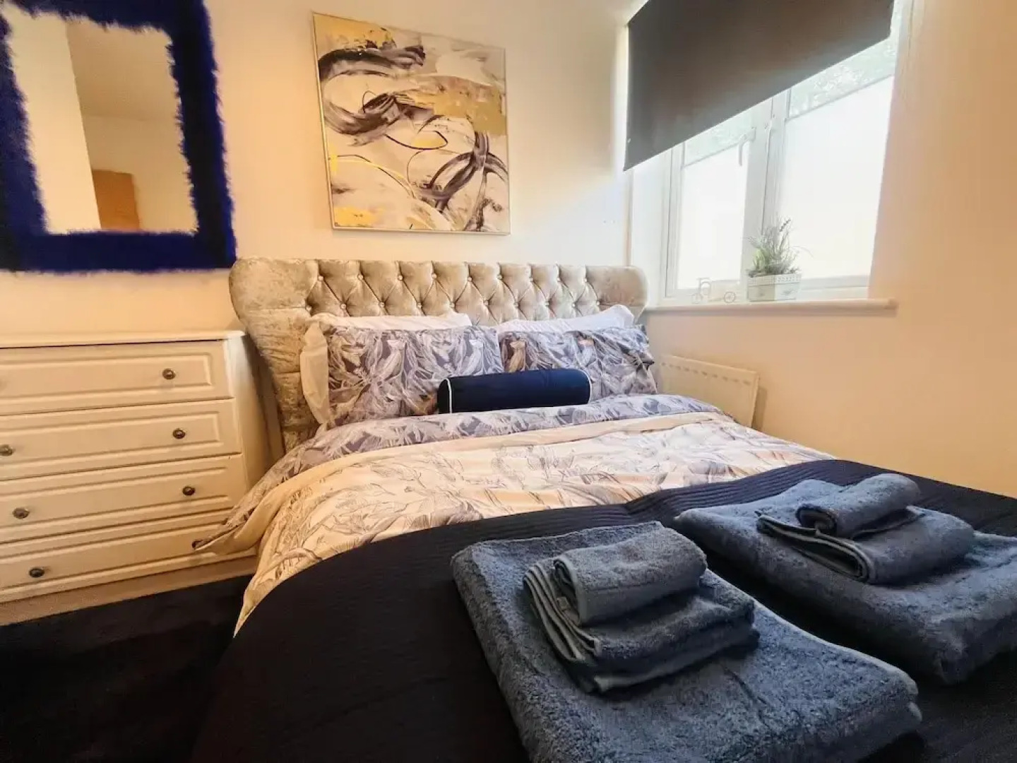 Beautiful 2 - Bed Apartment in Aylesbury