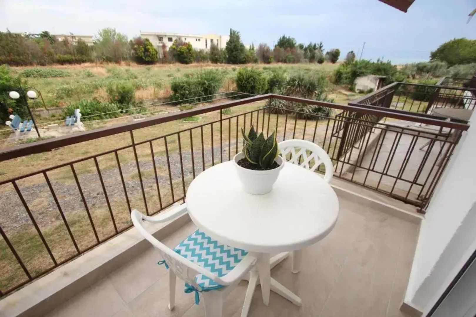 Lovely apartment by the sea.....