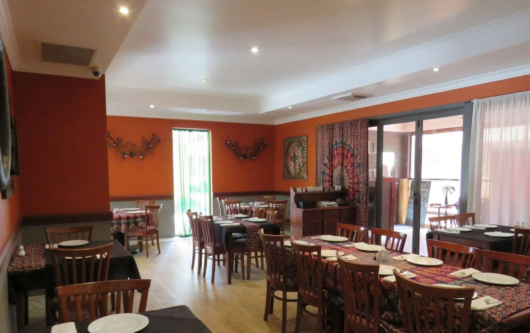 Emerald Gardens Motel & Apartments