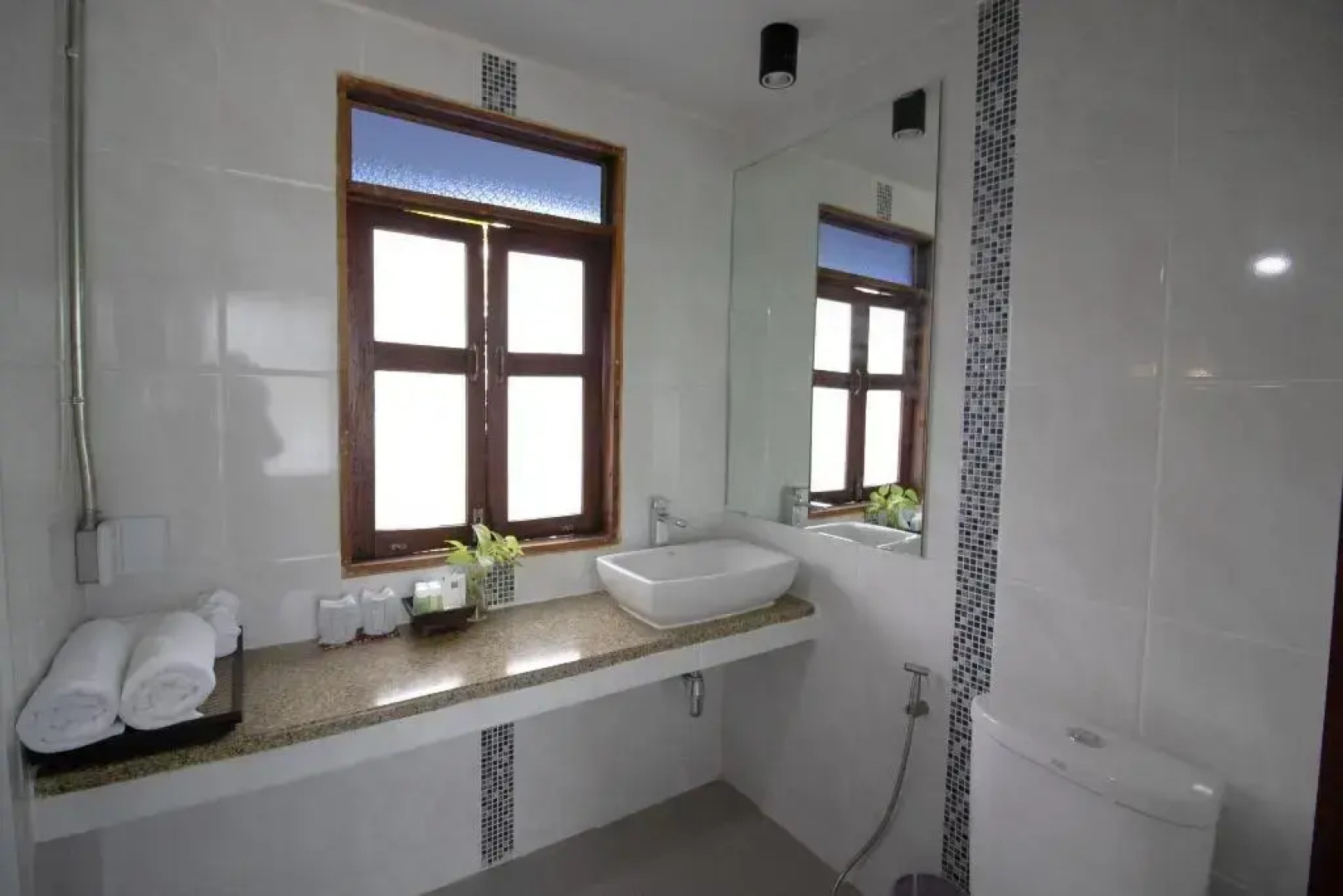 Royal Train Garden Resort By Zuzu