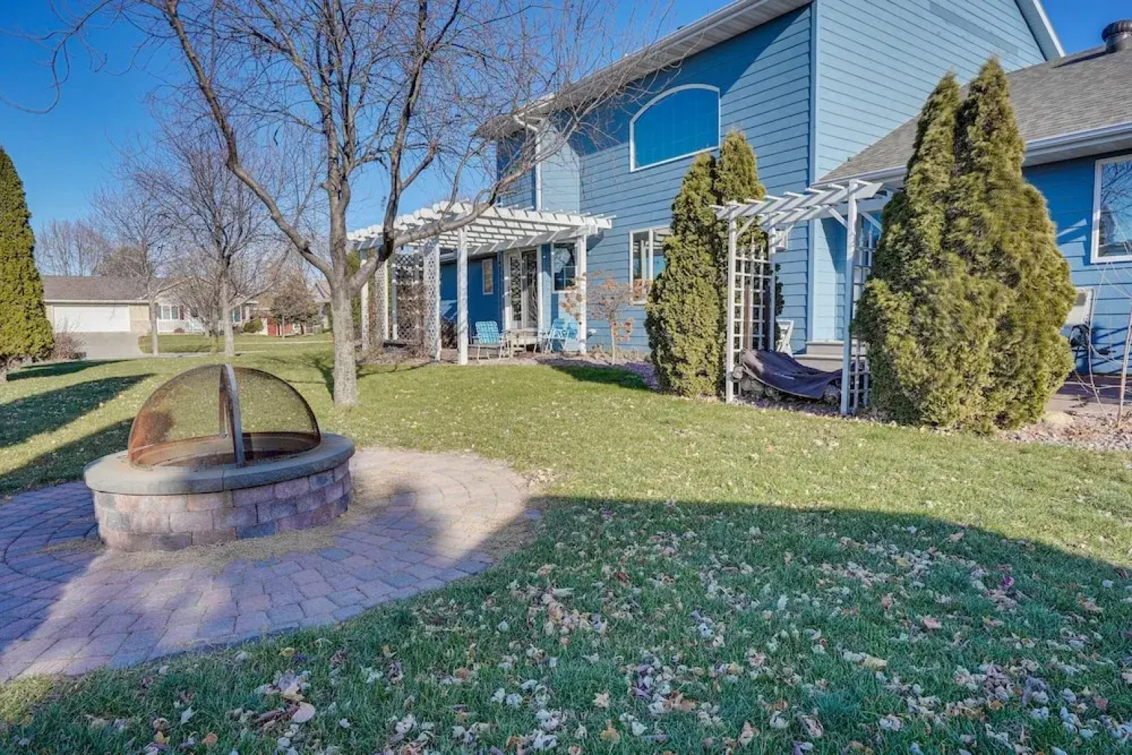 Family Vacation Rental Home ~ 1 Mi to Okabena Lake