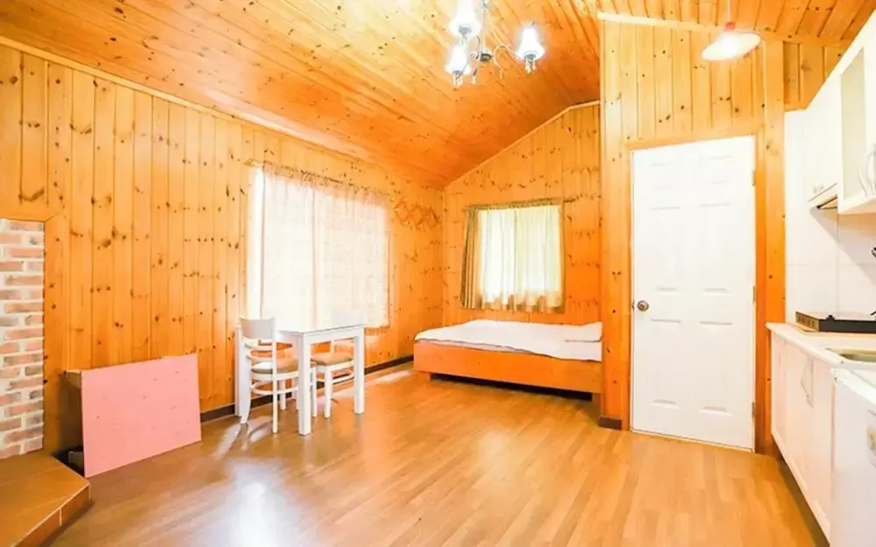 Goseong Gureumwiui Sanchaek Pension