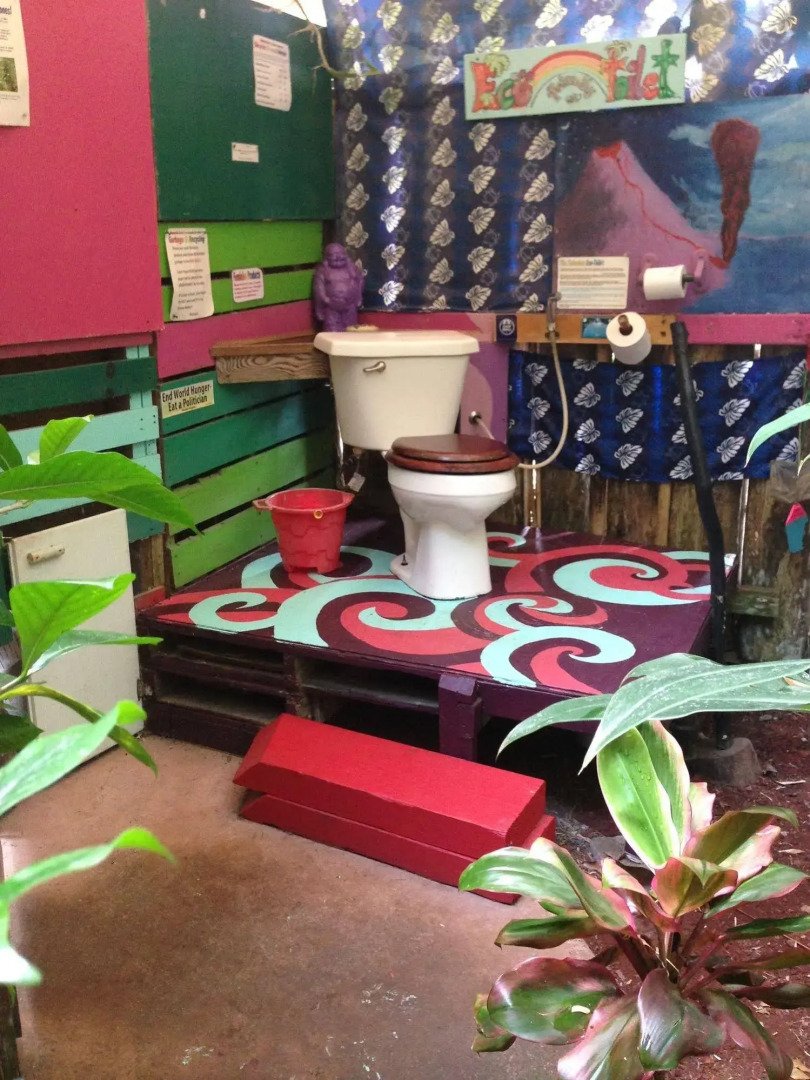 Hedonisia Hawaii Eco-Hostel Community