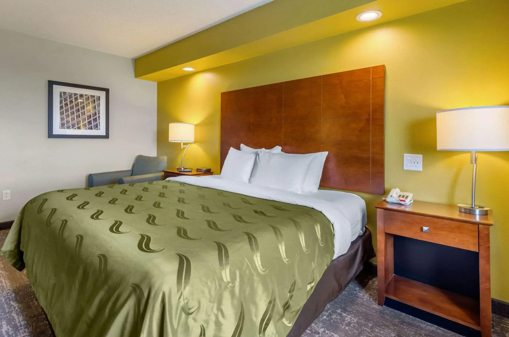 Clarion Pointe Staunton East