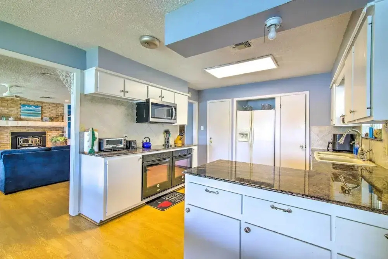 Vibrant Kingsland Retreat w/ Waterfront Views