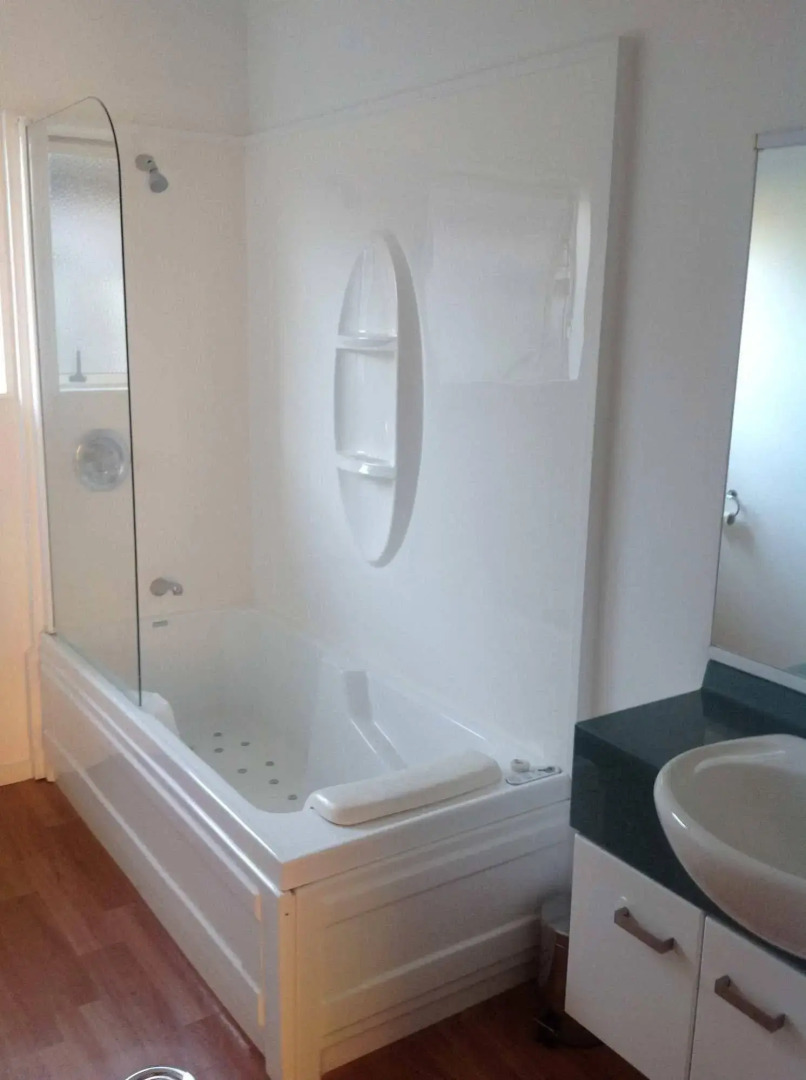 Pacific Coast Motor Lodge