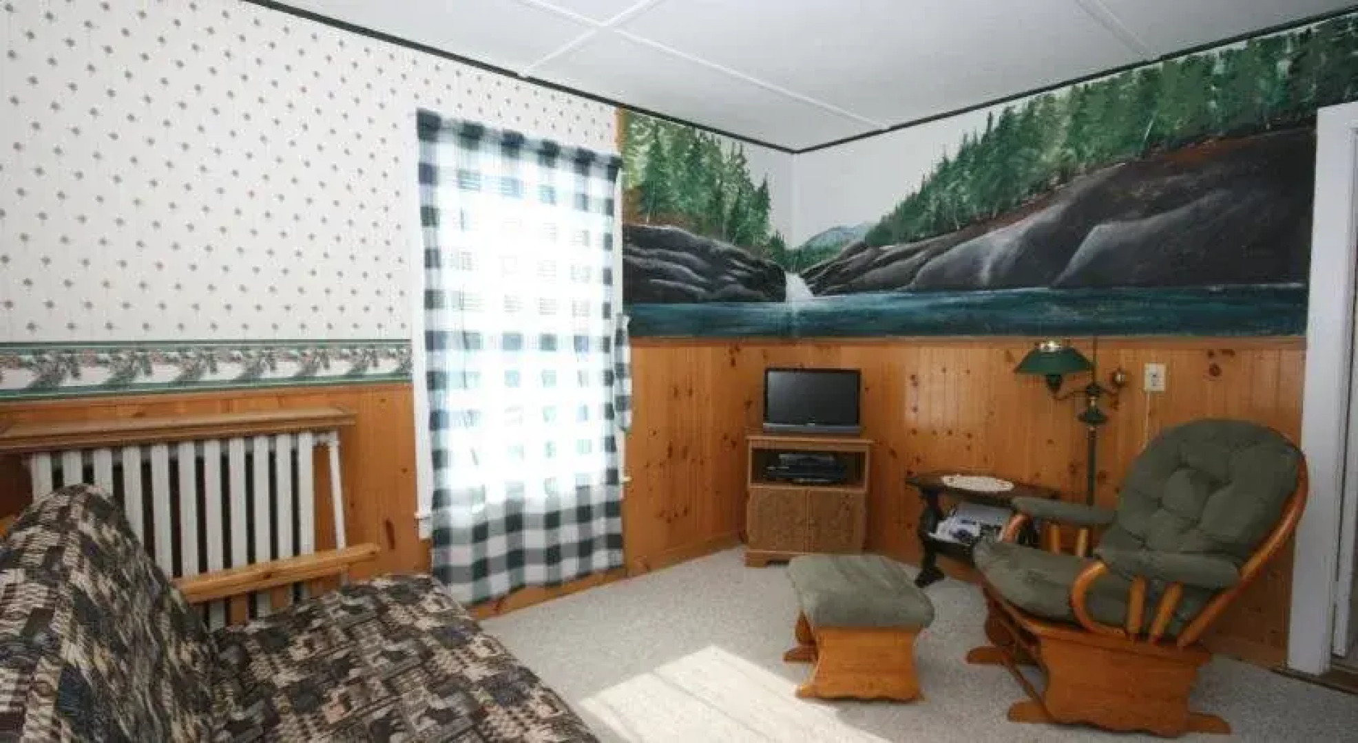 Spruce Lodge Bed & Breakfast & Guest Cottage