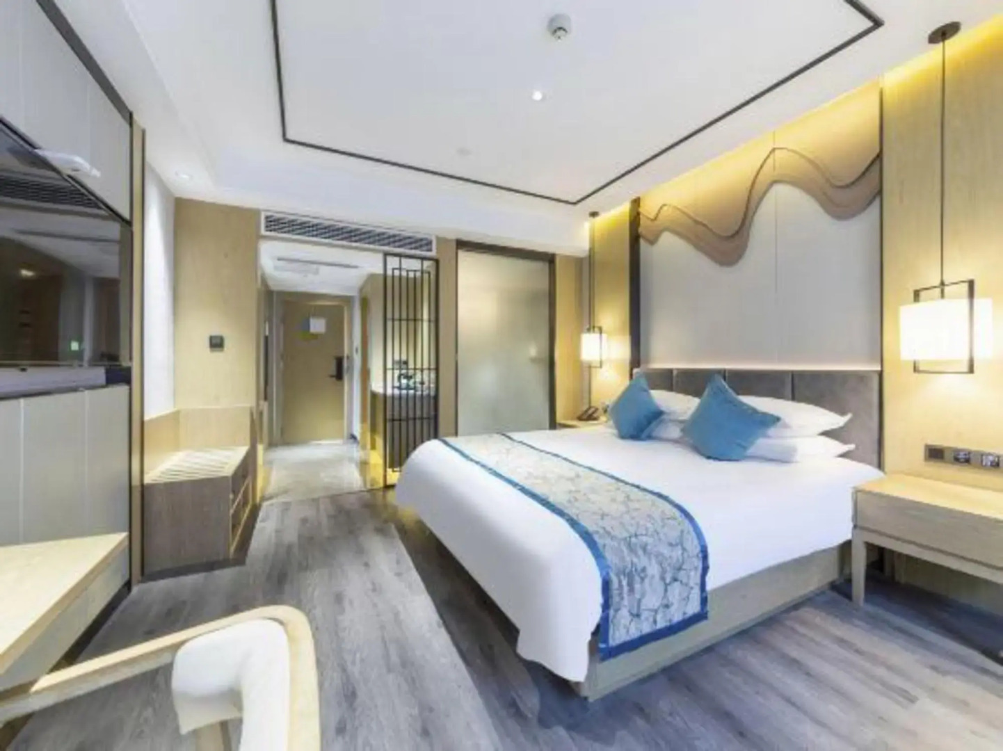 Longquan Nanguo Garden Hotel