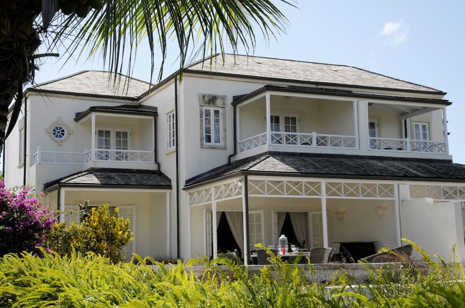 "this Beautifully Decorated 3 Bedroom 3 Bathroom Duplex Villa"