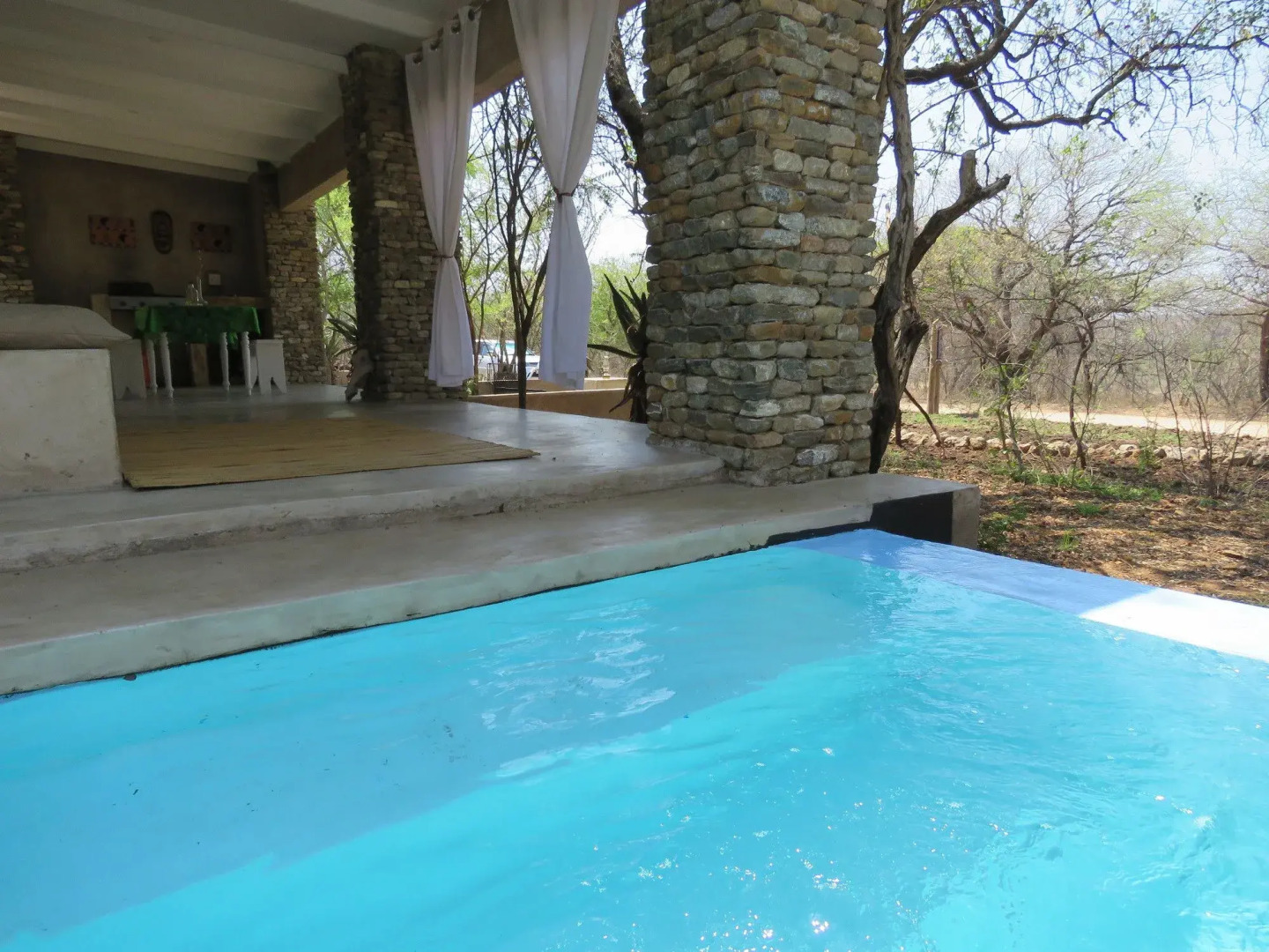 Foxy Crocodile Bush Lodge & Kruger Safari's - No Loadshedding