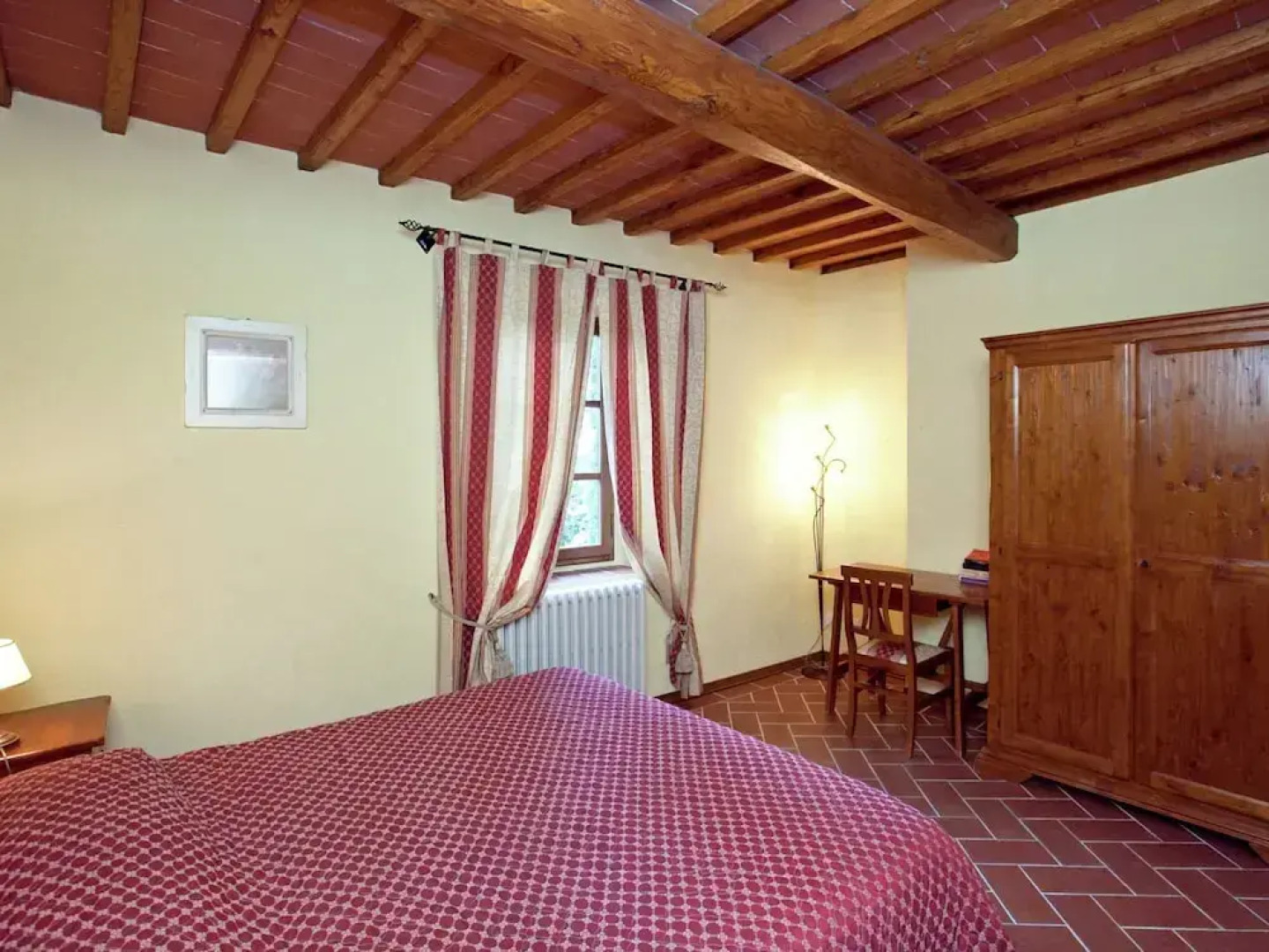 Farmhouse in Loro Ciuffenna With Pool & Garden