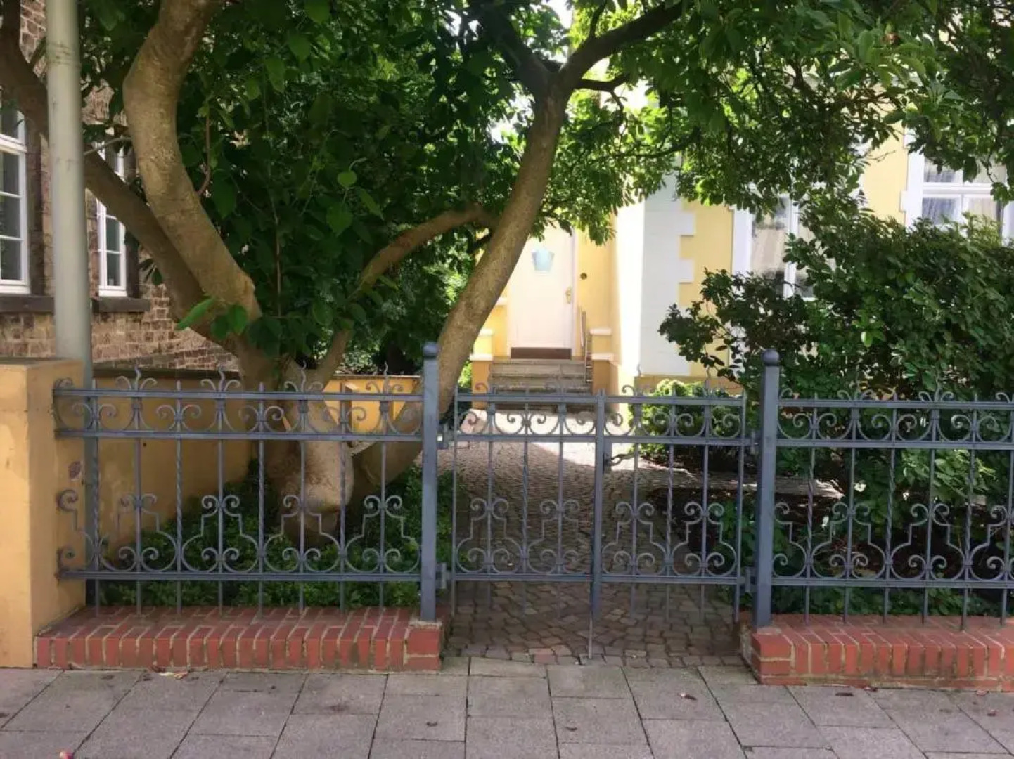 Beautiful apartment in a historic villa