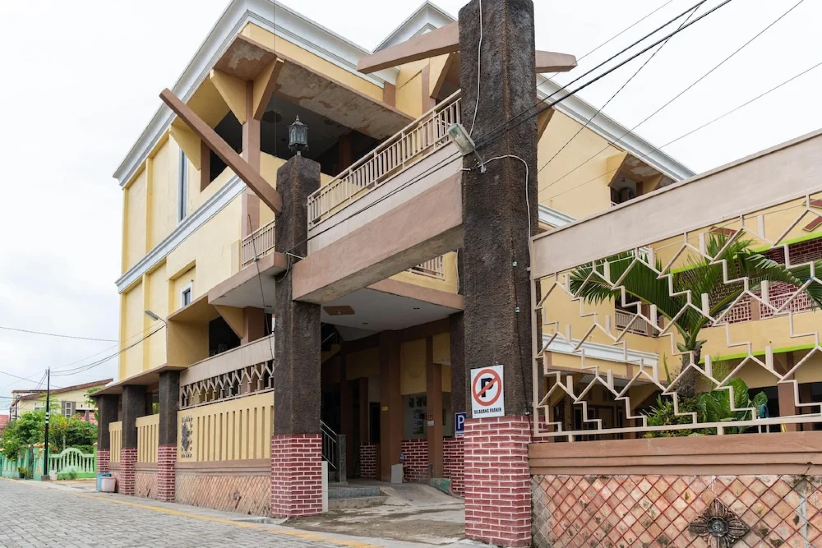 RedDoorz Syariah near Jalan A Yani KM 8 Citraland