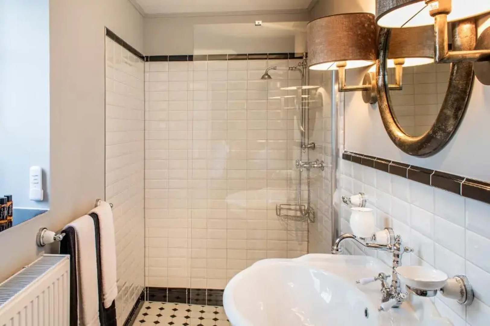 Landcafe mit Mini Hotel