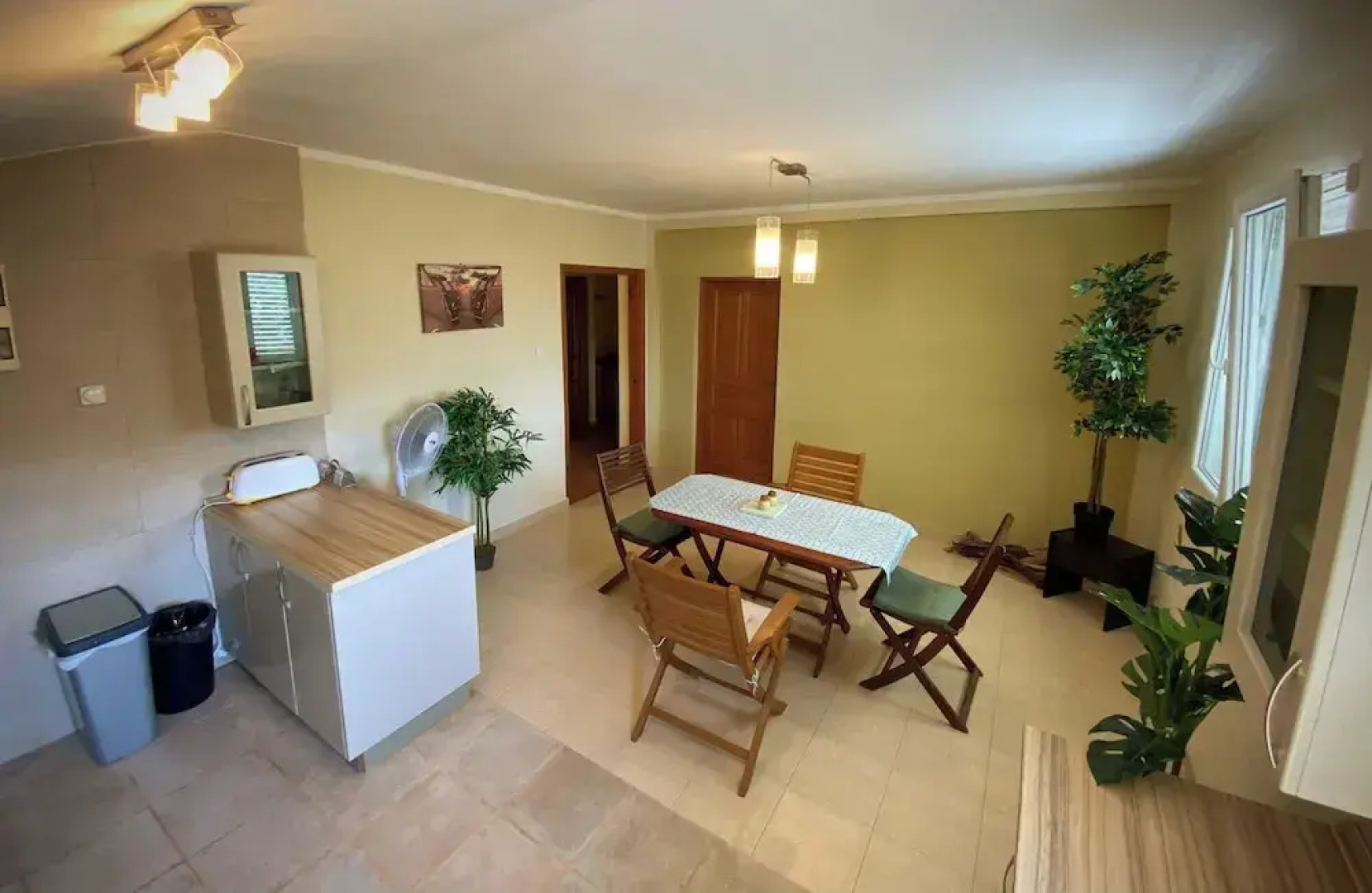 Captivating and Spacious 2-bed House in Vranovici