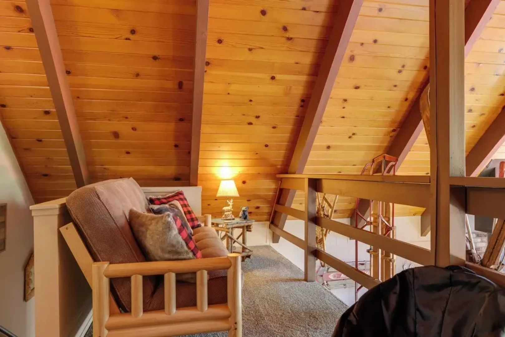 Furnished Deck: High Sierra Cabin in Twain Harte!